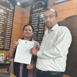 लंढौर में भू धंसाव का उपचार करने की मांग को लेकर पालिका ईओ को सौंपा ज्ञापन