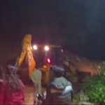 जेपी बैंड पर बारिश में बार-बार मलबा आने से रोड हो रही बंद, लोगों को उठानी पड़ रही परेशानी