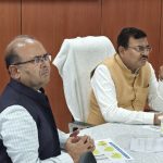 एसईओसी से लगातार जनपदों के साथ समन्वय बनाए रखने के निर्देश