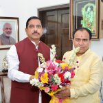 एनआईटी श्रीनगर के विकास और उच्च शिक्षा के विभिन्न मुद्दों पर की चर्चा