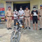 ज्वैलर्स को लूटने के तीन लुटरे चोरी के माल सहित गिरफ्तार